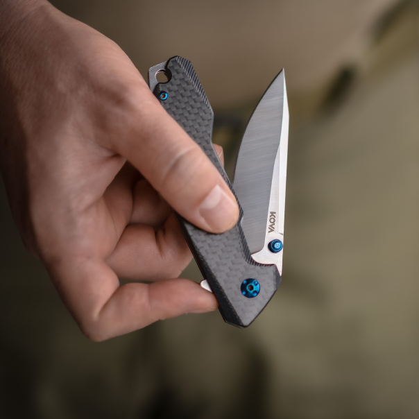 Zenith Rd Score Blade Zenith 8.75” Folding Knife with 3.25” Drop-Point Blade and Carbon Fiber ...